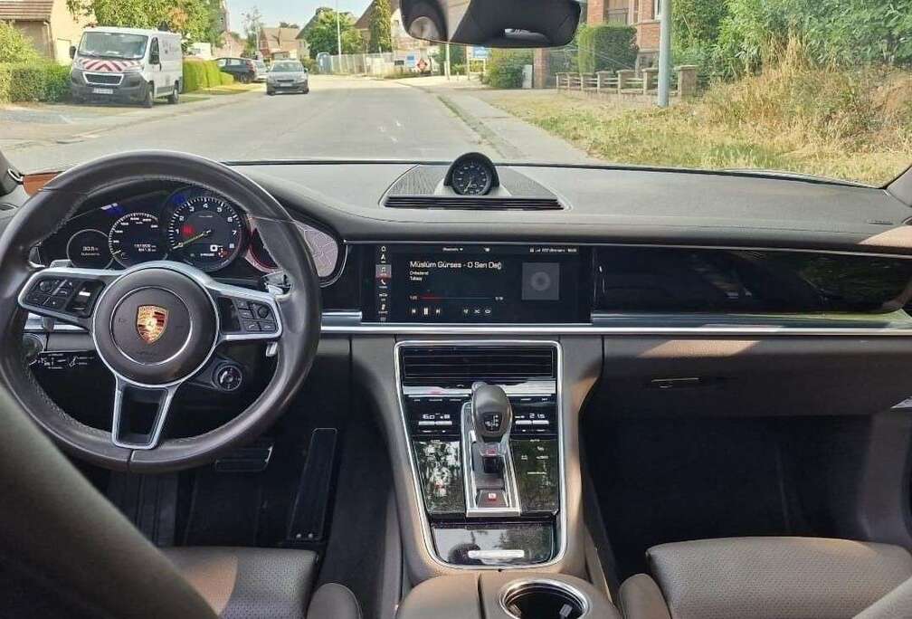 Porsche Panamera 4 E-Hybrid