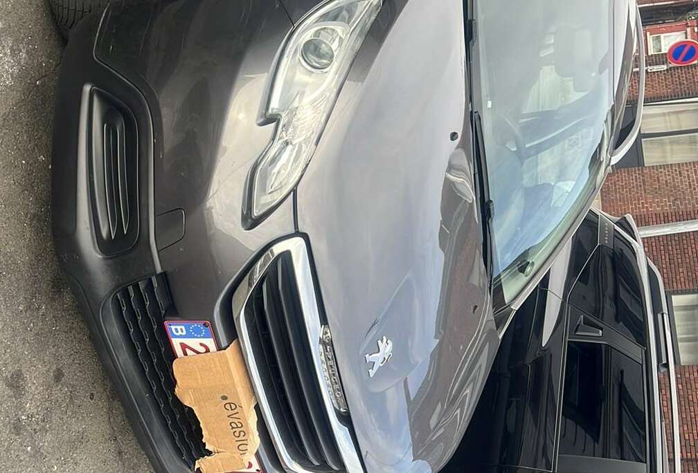 Peugeot 1.2 PureTech 82ch BVM5 Active