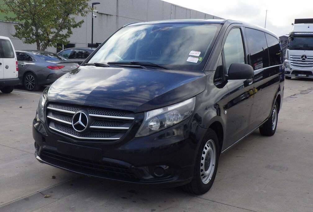 Mercedes-Benz 114 (Stock ID 76403)