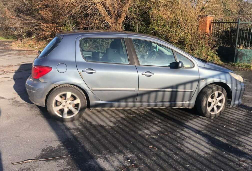 Peugeot 1.6 HDi XT