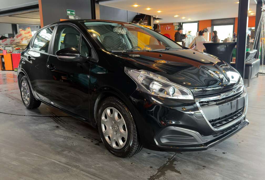 Peugeot 208 1.6 BlueHDi Allure/pret a immatriculer/12 mois de garantie
