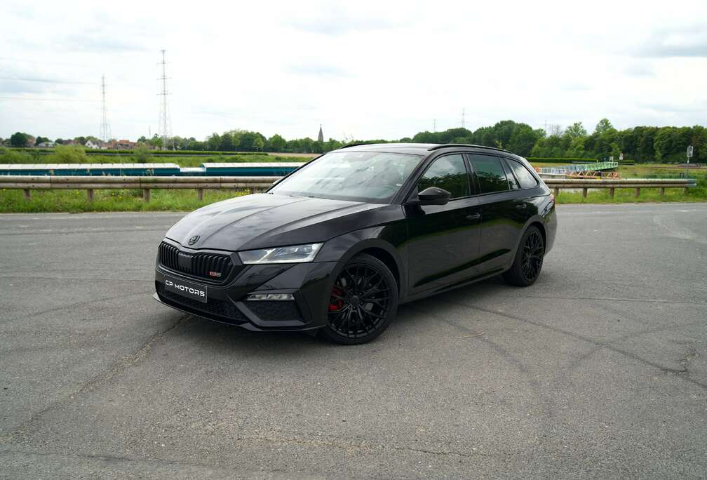 Skoda RS  2.0 - 245 PK  BLACK PAKKET  CARPLAY  SPORT SEATS