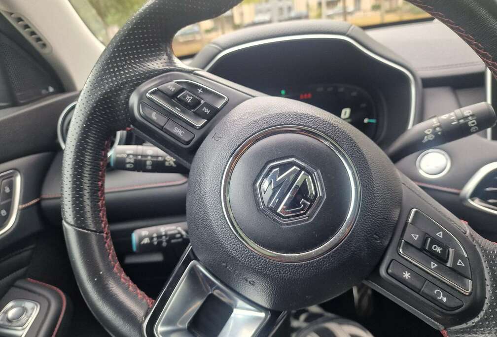 MG PHEV 1.5 Turbo Luxury