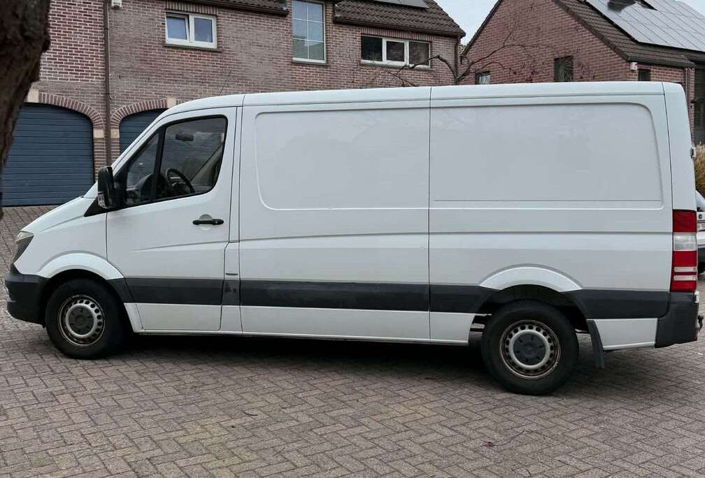 Mercedes-Benz 319 cdi 3.0 l  140 kw