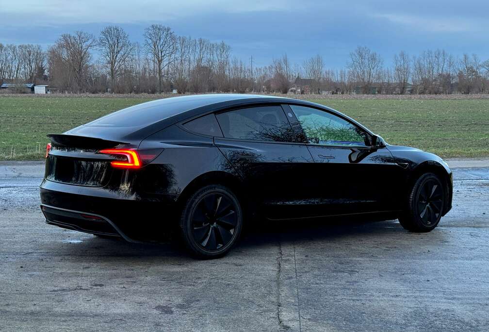 Tesla HIGHLAND RWD PREMIUM  NIEUWSTAAT  BTW AFTREKBAAR