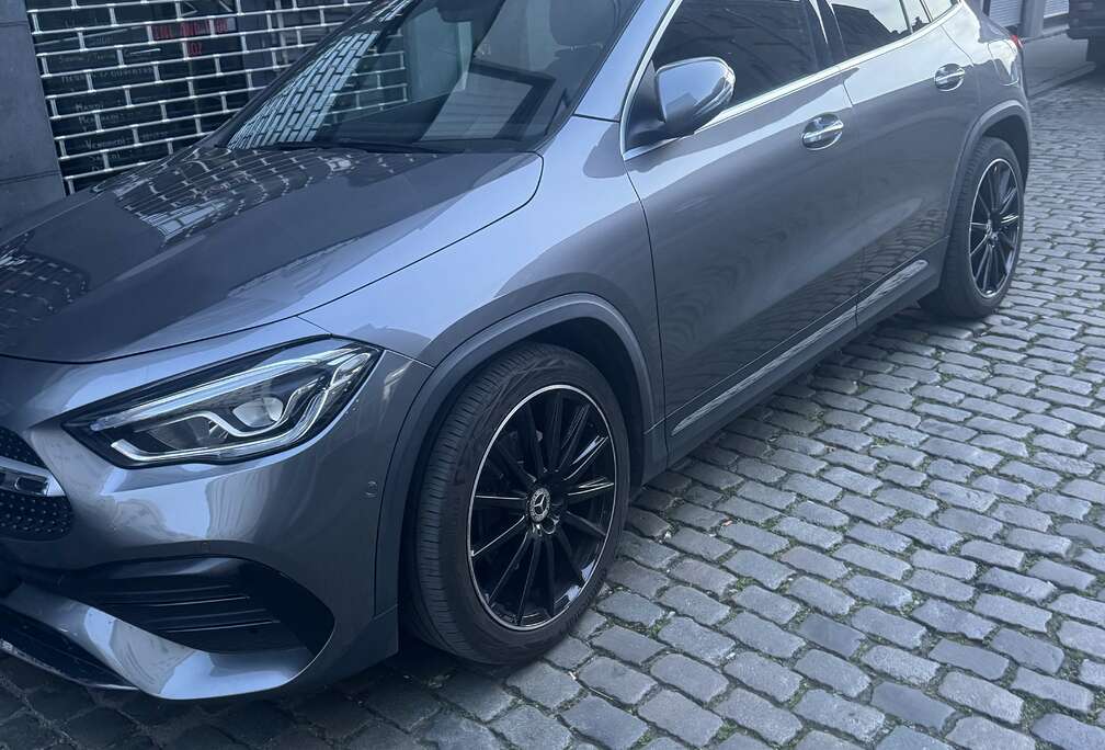 Mercedes-Benz GLA 200 d
