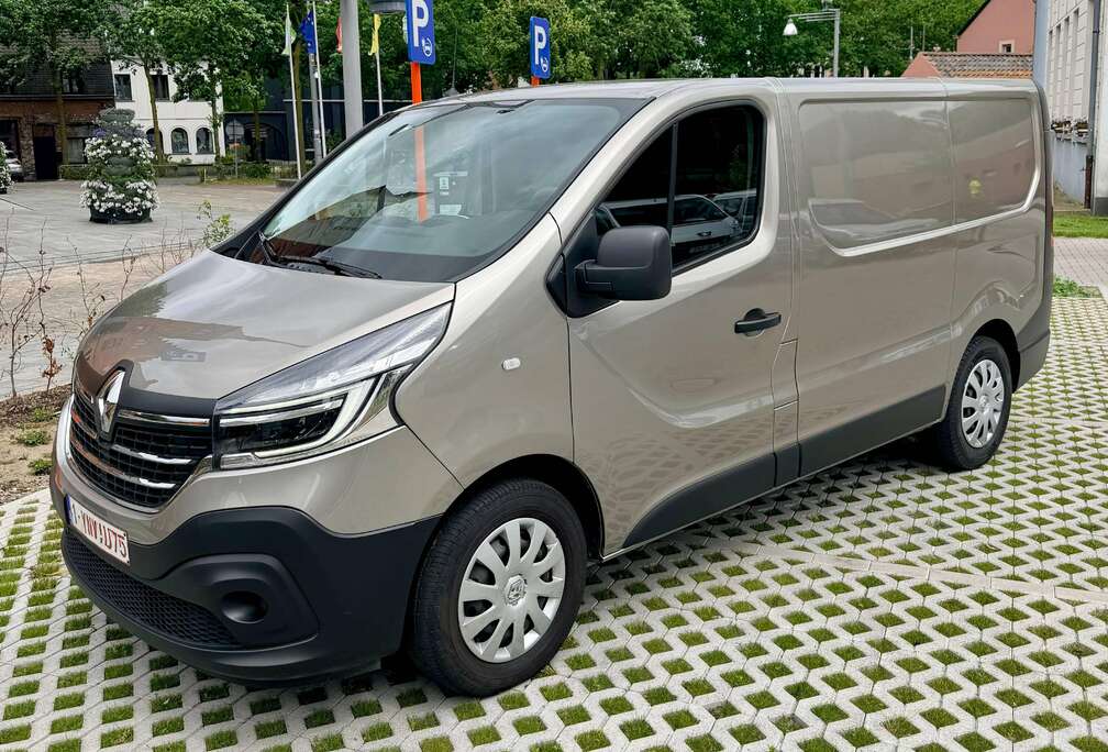 Renault 2.0 dCi 29 L1H1 Grand Confort EDC