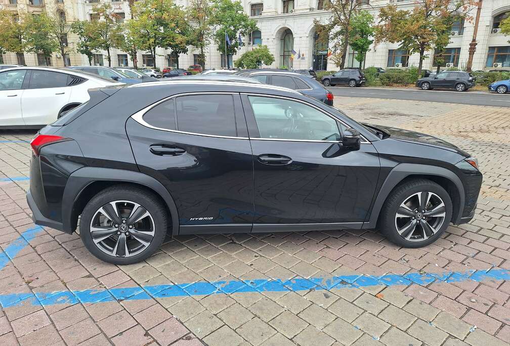 Lexus UX 250h 2.0i FWD