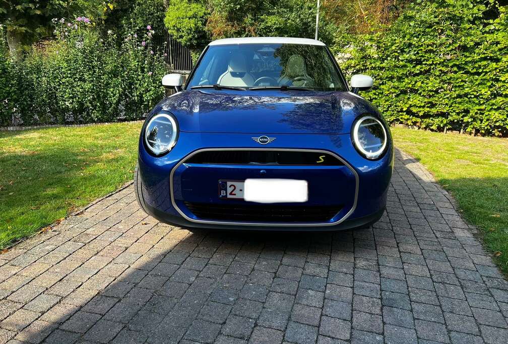 MINI Très Bonne Affaire  Etat Neuf  218 HP  Sous Garantie - Cooper SE 54.2 kWh  Pack XL