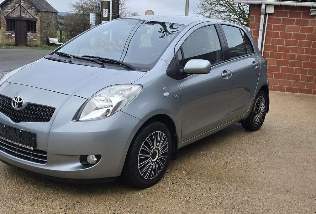 Toyota 1.4 D-4D Multi Mode Team Navi Automatique