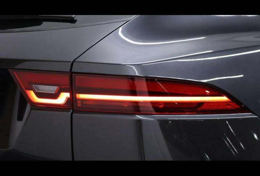 Jaguar D200 R-Dynamic S AWD auto