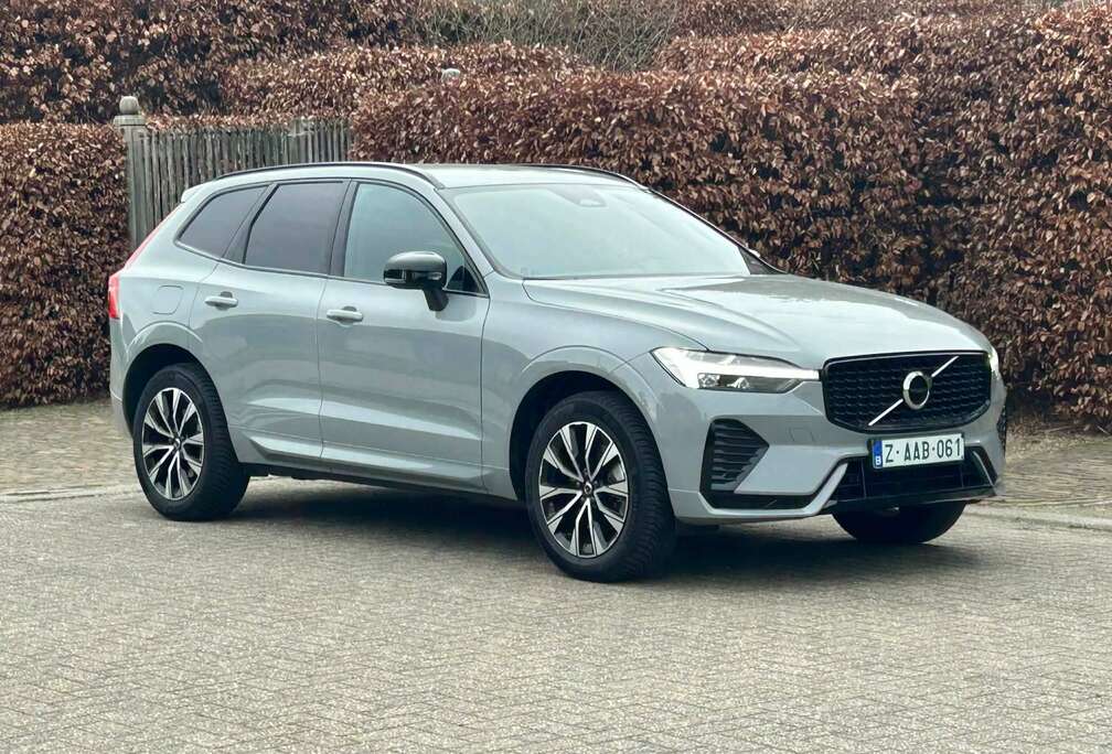 Volvo XC60 2.0 B4 MHEV Plus Dark