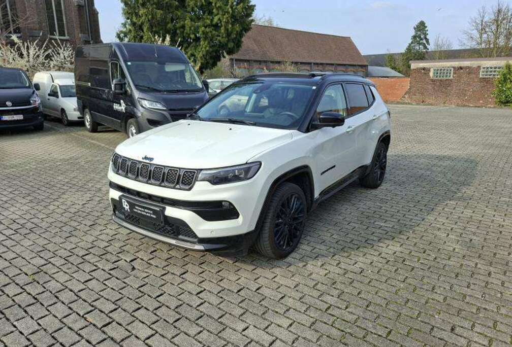 Jeep SUMMIT PHEV