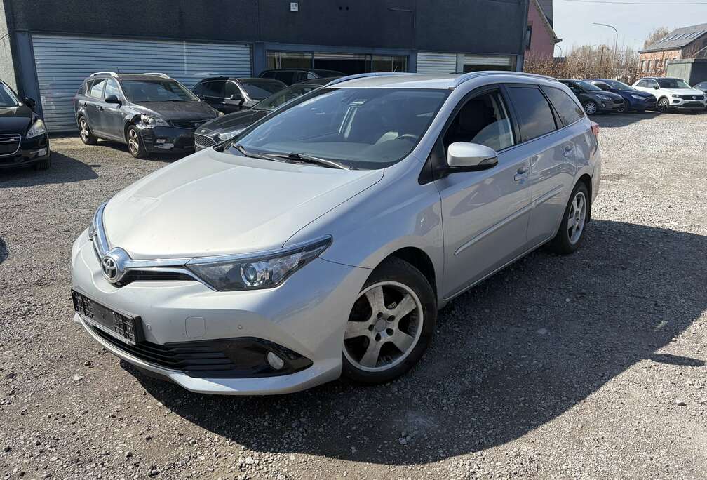 Toyota Auris SW 1.6 D-4D Dynamic Fume Blanc Legerement