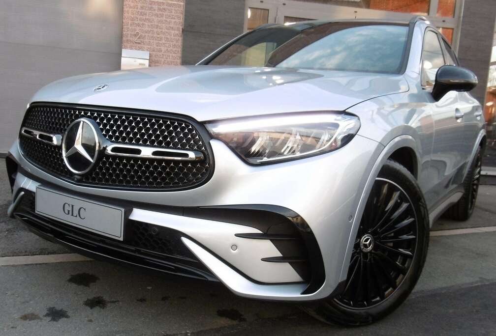 Mercedes-Benz GLC 200 AMG Line  12000KM