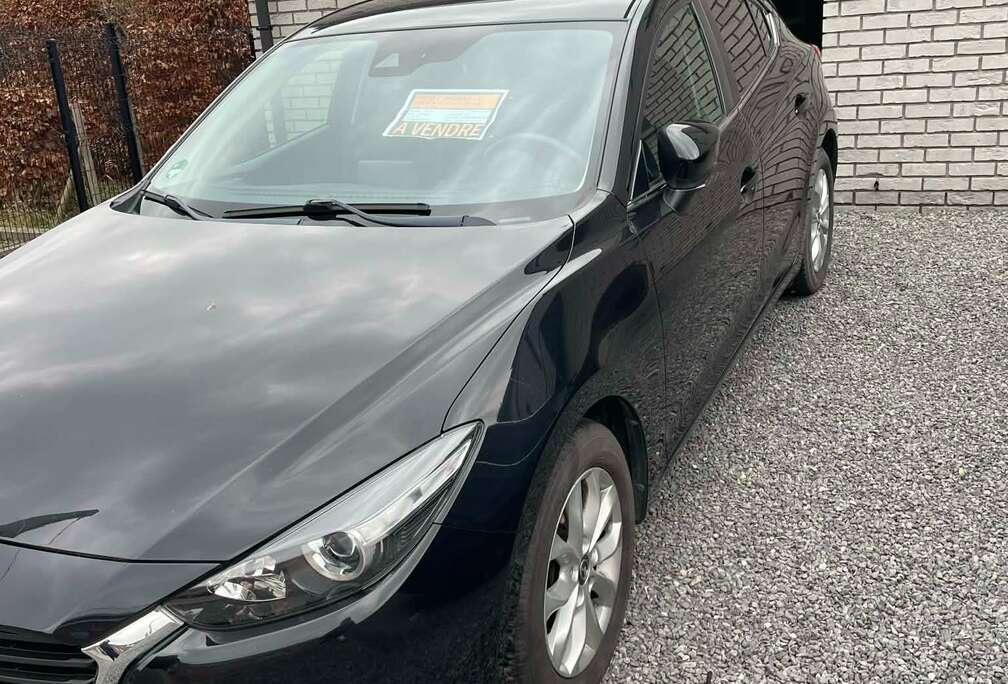 Mazda 3 1.5i Plug Edition