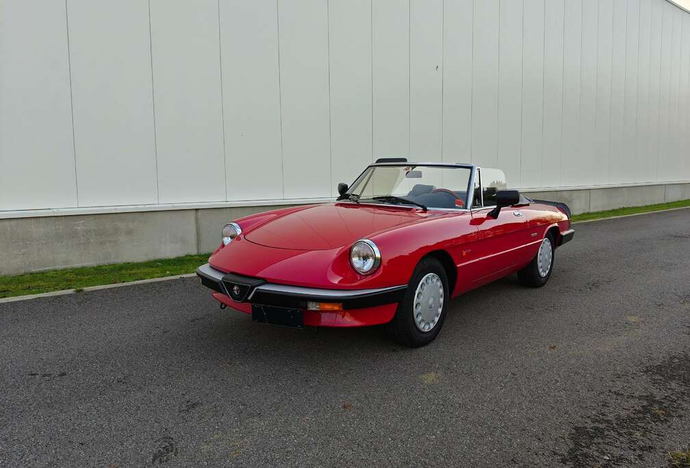 Alfa Romeo Spider 1.6
