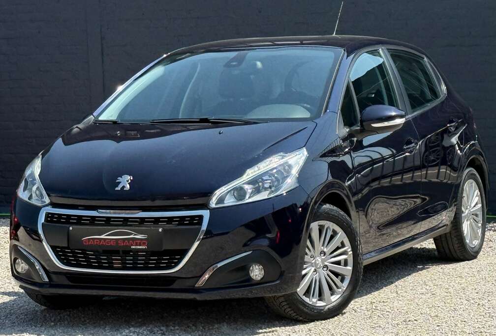 Peugeot 208 1.2i Signature /CarPlay/Navi/Led/Garantie/