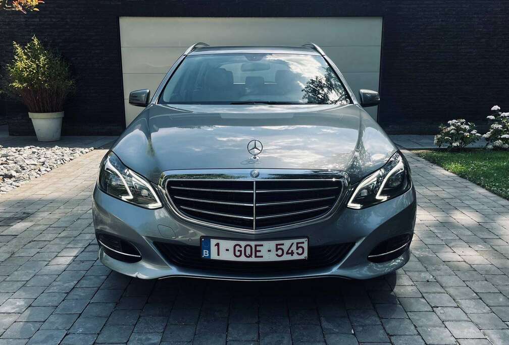 Mercedes-Benz E 200 Elegance - 1 EIGENAAR - NAVI - TREKHAAK - AUTOMAAT - DEALER ONDERHOUD