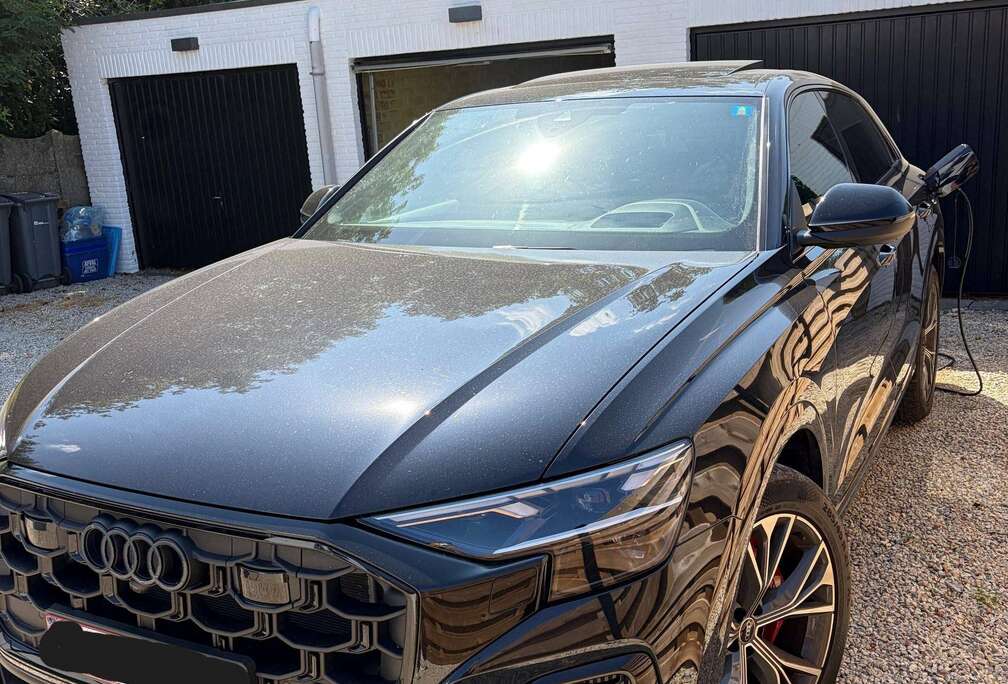 Audi Q8 SUV e-hybrid 60 TFSI e Quattro Tiptronic (360 kW)