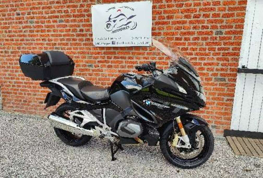 BMW Triple Black 10.236Km 17.500€