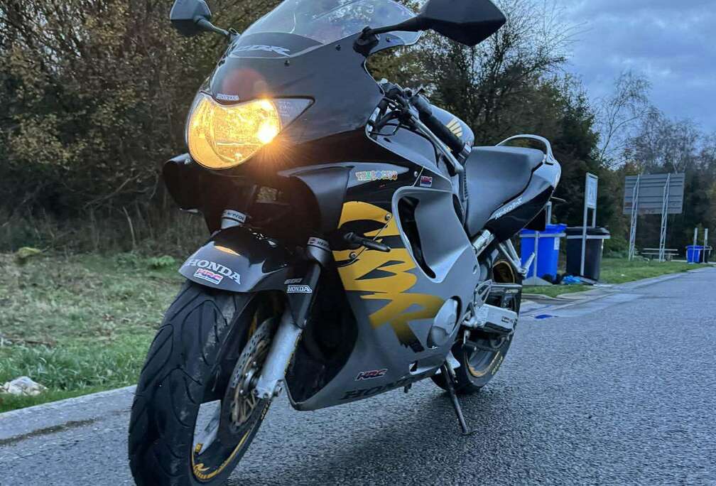 Honda F