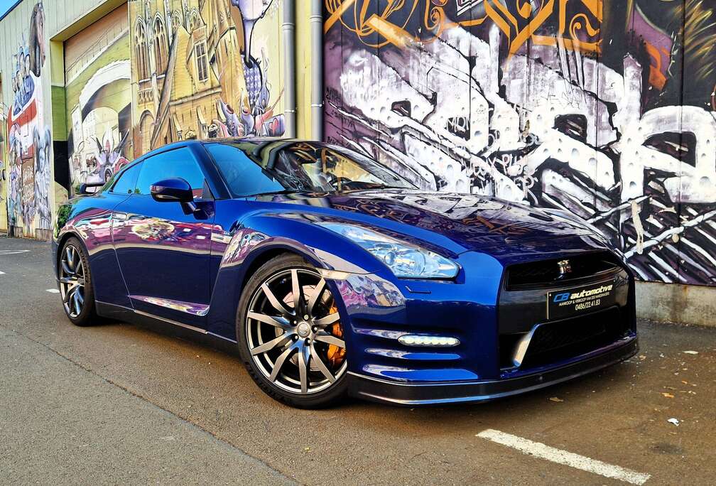 Nissan 3.8 BiTurbo V6 Black Edition