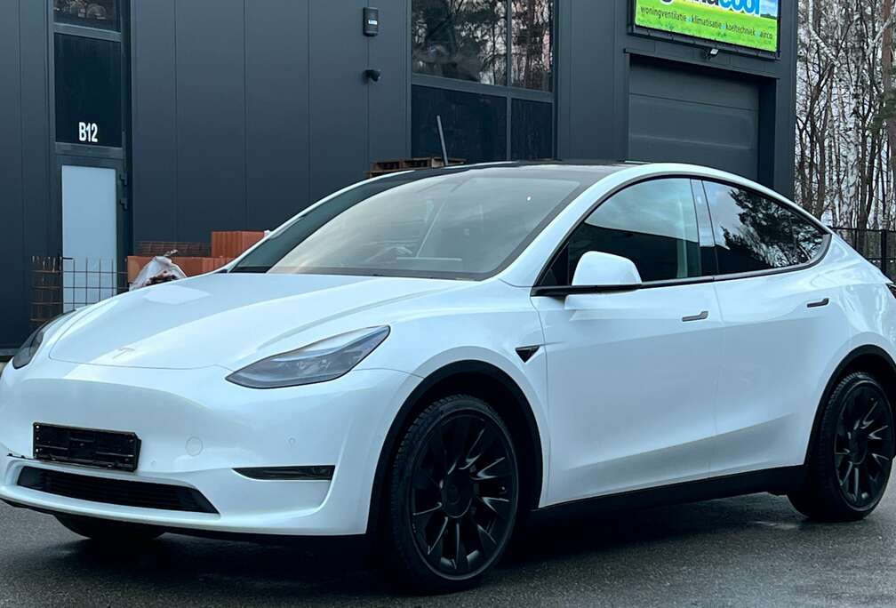 Tesla Model Y 72.5 kWh Dual Motor Performance (377 kW)