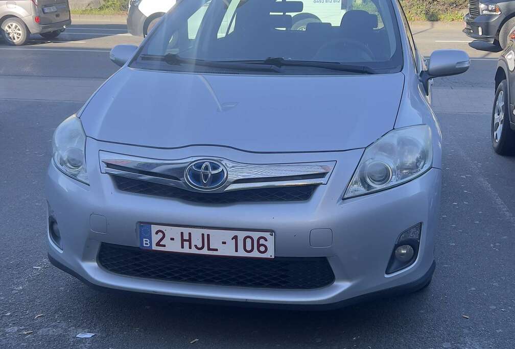 Toyota 1.8 Hybrid Life