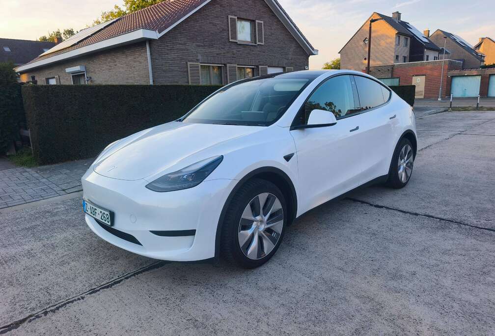 Tesla Model Y RWD 2023 I Autopilot l AMD Ryzen l Trekhaak l SoH: 97% l marge