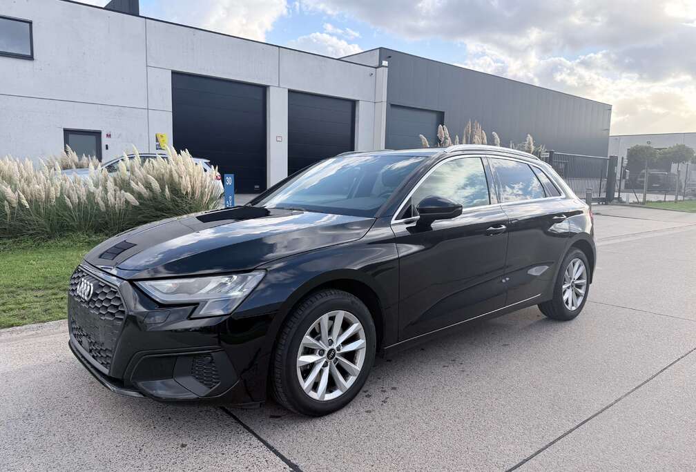 Audi A3 Sportback 35 TFSi/150pk/sensoren/CarPlay
