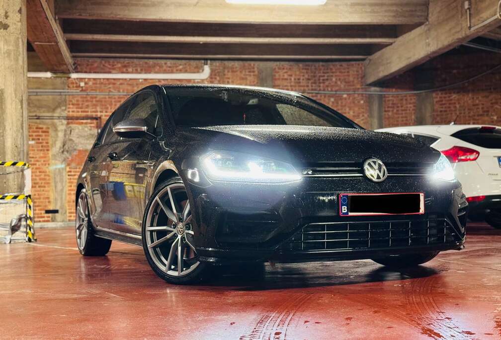 Volkswagen Dynaudio,Akrapovic Exhaust