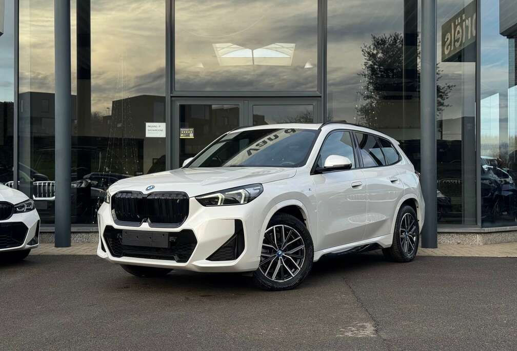 BMW iX1 xDrive30 M Sportpaket