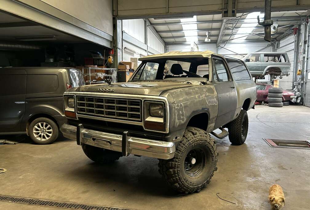 Dodge Ramcharger