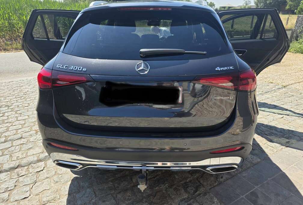 Mercedes-Benz e 4-Matic PHEV
