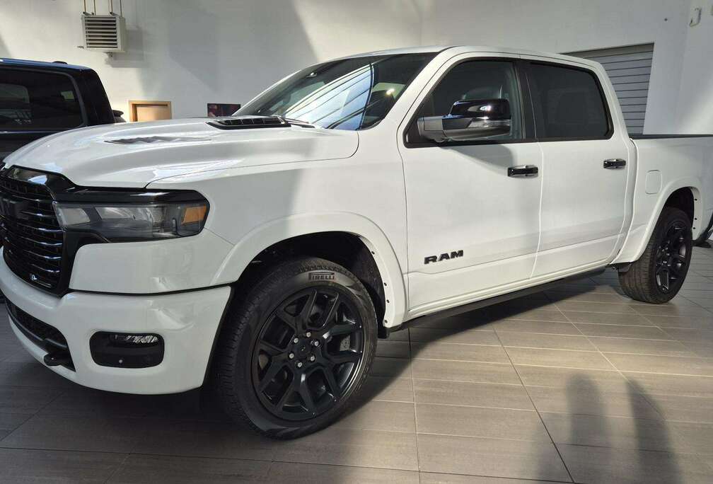 Dodge 1500 Laramie Night Premium