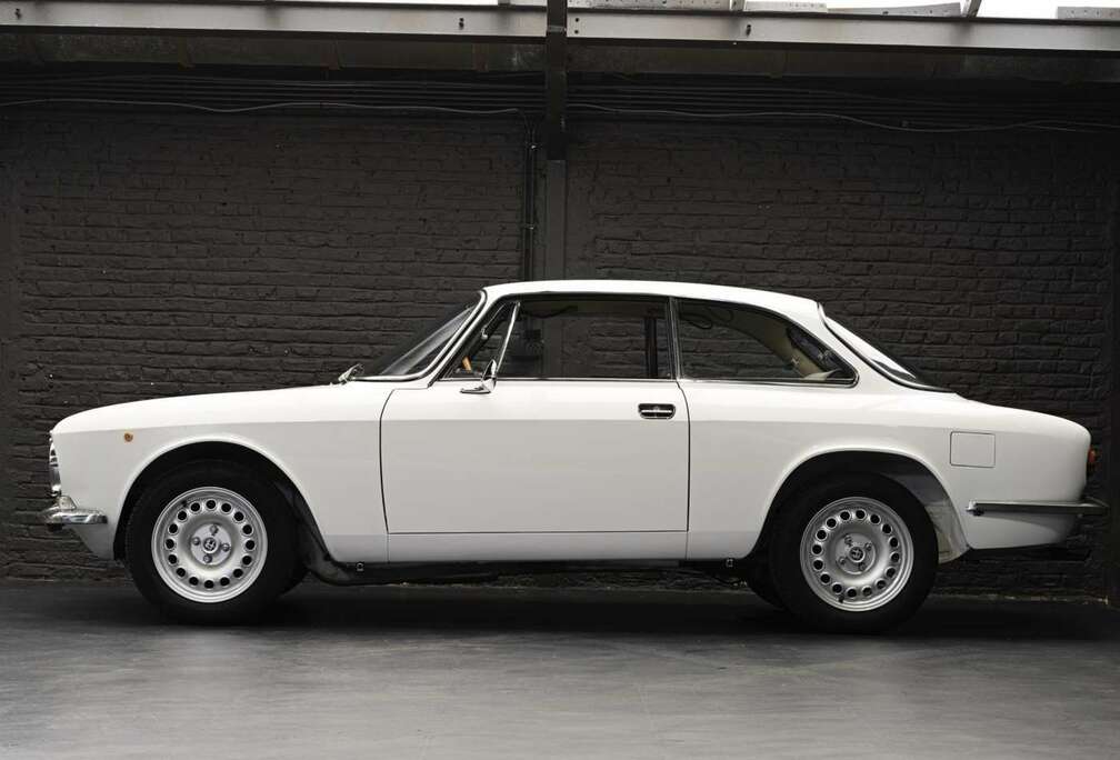 Alfa Romeo 1600 GT JUNIOR