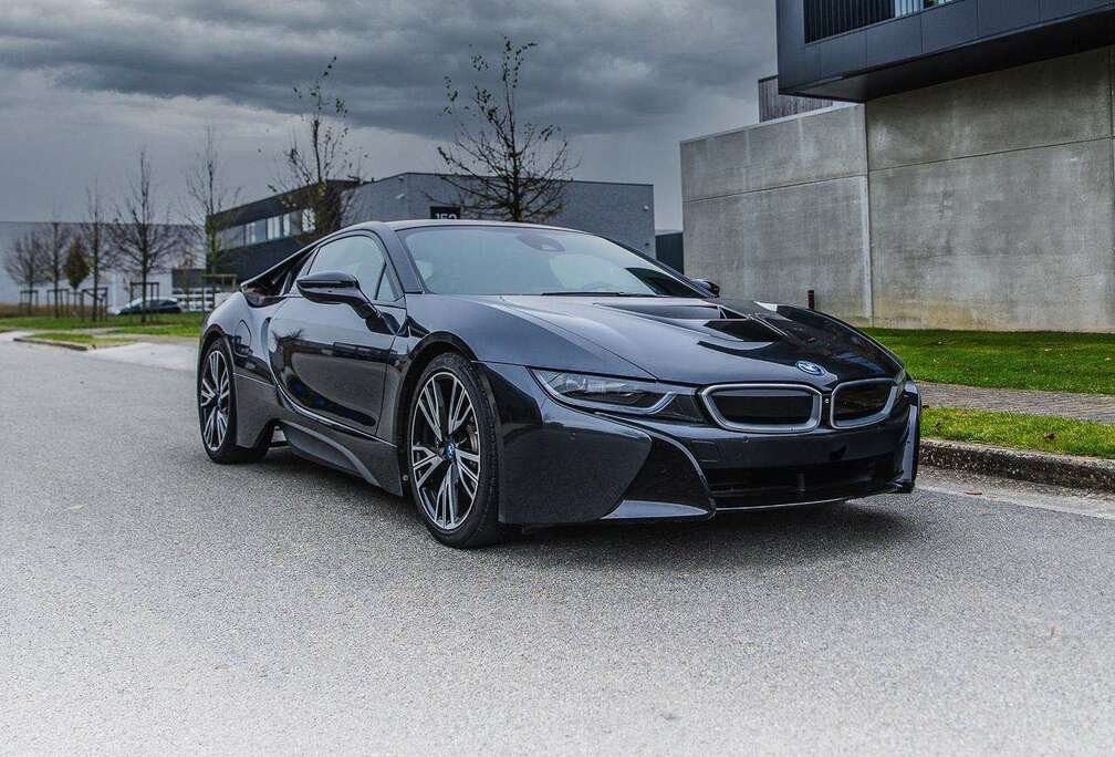 BMW i8 11.6 kWh PHEV