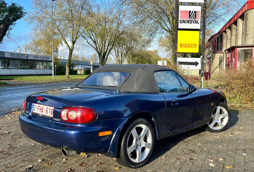 Mazda 1.6i Silver Blue edition