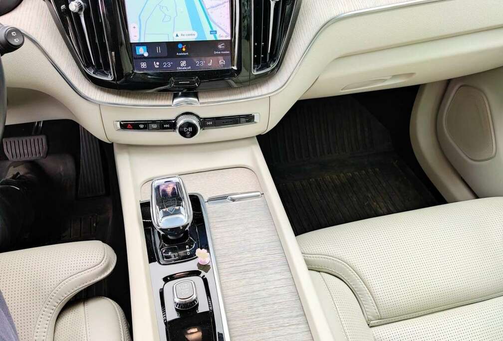 Volvo B4 D Plus (Model 2023)