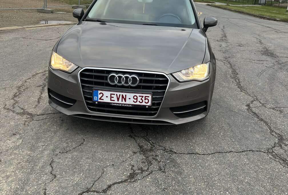 Audi 1.6 TDI Sportback ultra Attraction