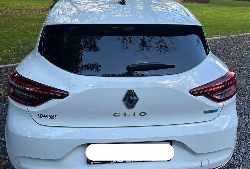 Renault Clio techno E-Tech full hybrid 145