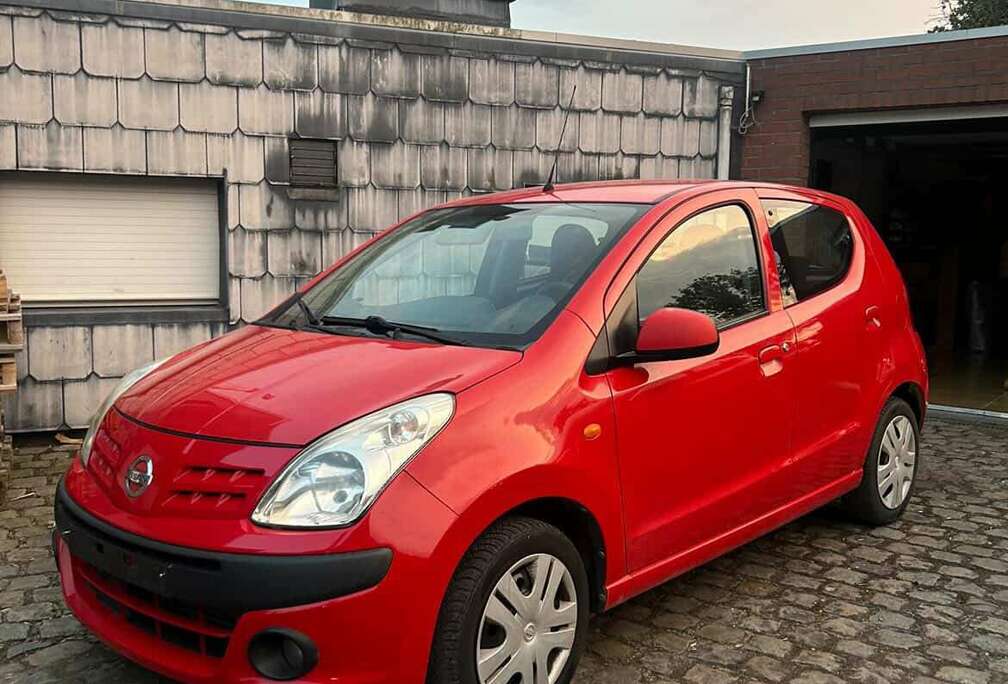 Nissan 1.0i Acenta