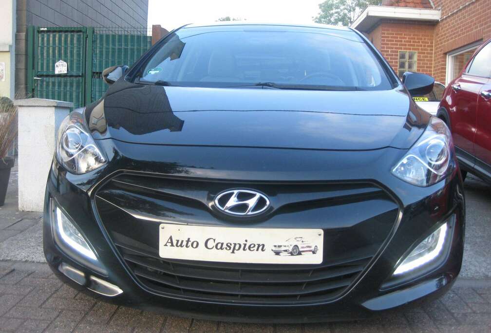 Hyundai 1.4i essence 1er Propriétaire Clim Cuir Garantie 1 an