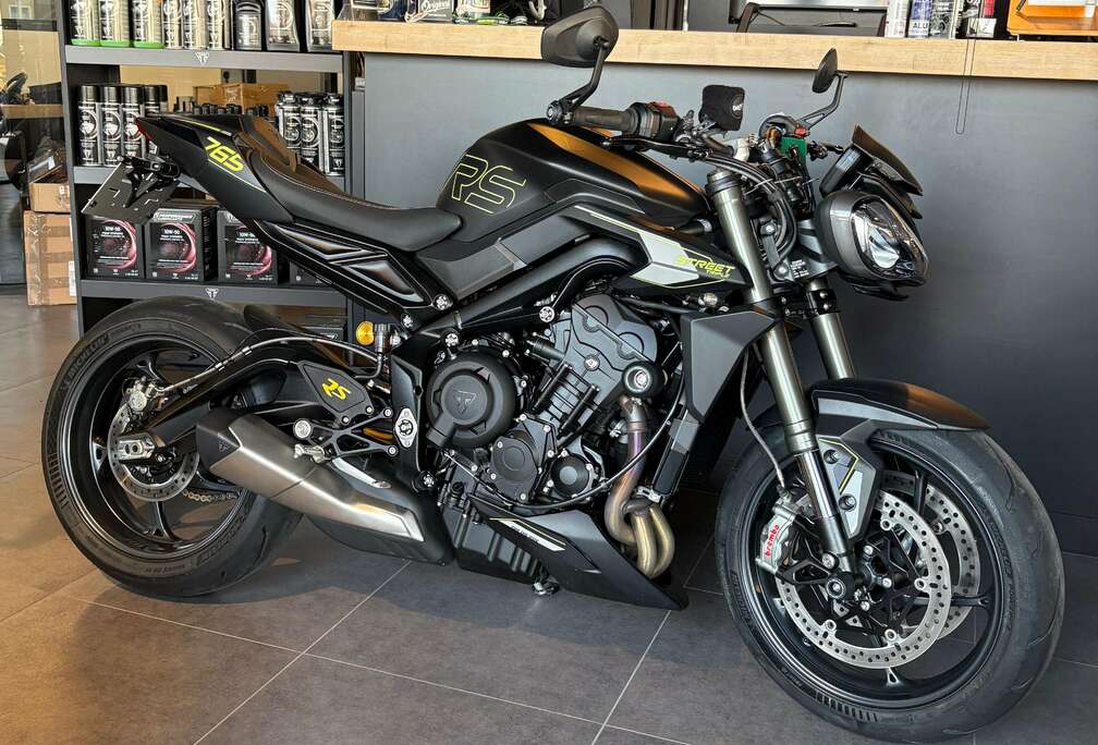 Triumph 765