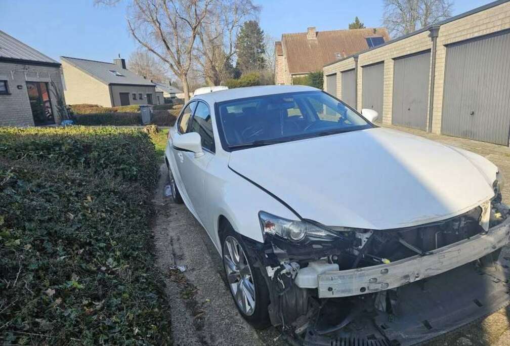 Lexus IS 300h 2.5i Base E-CVT