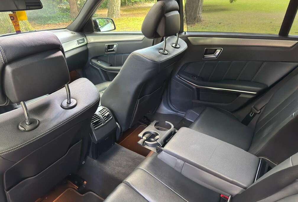 Mercedes-Benz E 220 T BlueTEC BlueEFFICIENCY 9GTRONIC Avantgarde