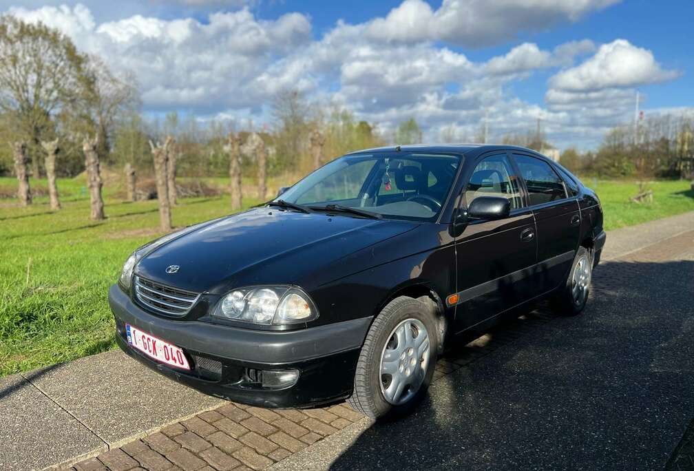 Toyota 1.6i 16v Linea Sol