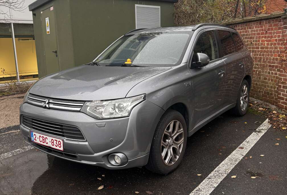 Mitsubishi 2.0 4WD Plug-In Hybrid