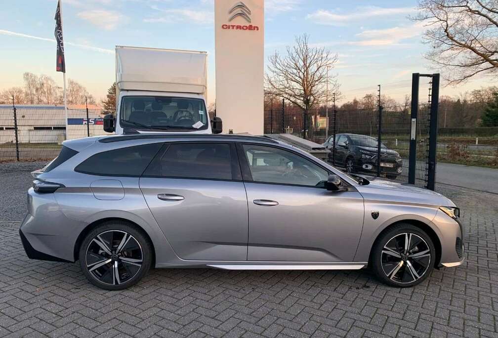 Peugeot SW Hybrid 145 GT